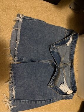 PrettyLittleThing Light Blue Denim shorts